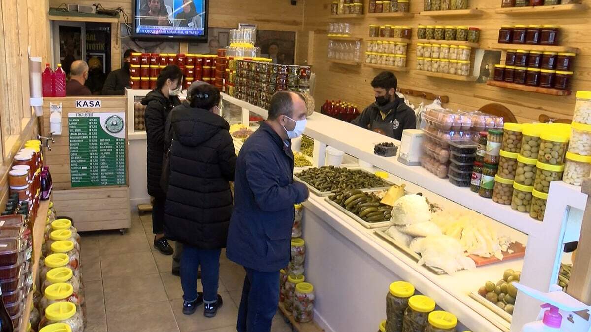 Turşucu esnafı satışlardan memnun