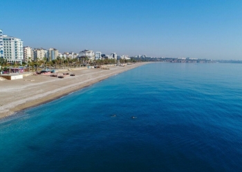 Antalya'da kısıtlamanın ikinci günü sessiz geçiyor