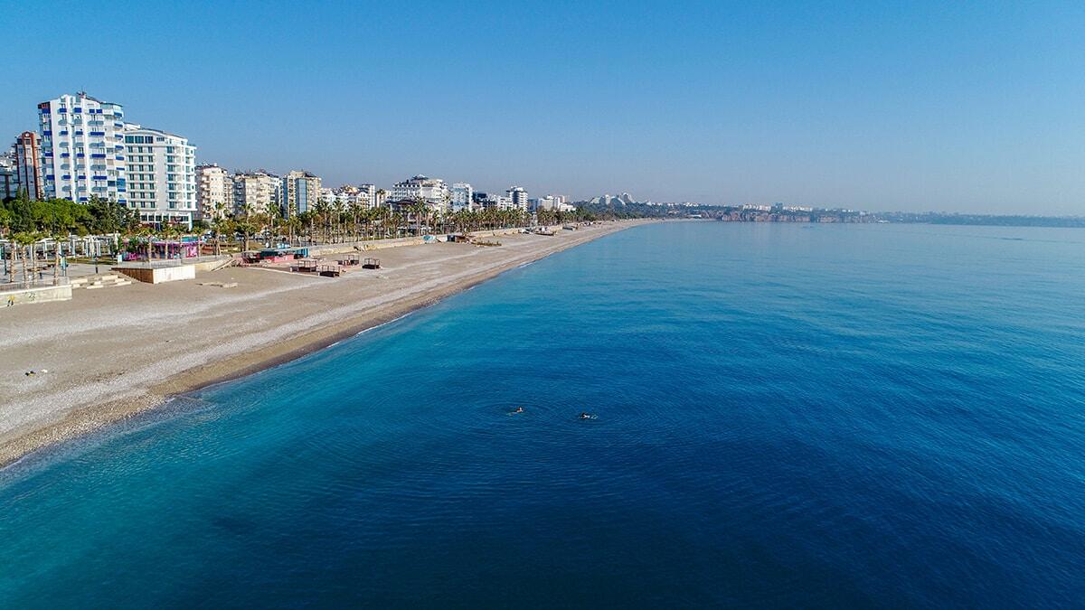 Antalya'da kısıtlamanın ikinci günü sessiz geçiyor