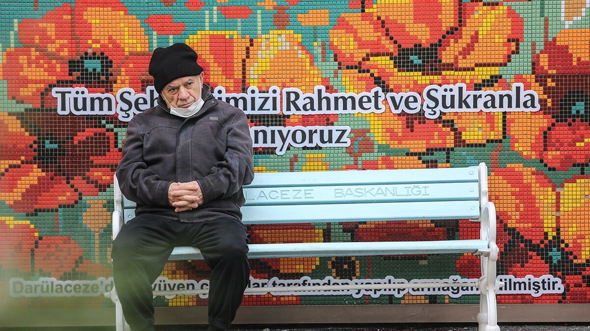 Her birim günün belirli saatlerinde bahçeye çıkıyor, yürüyüş yapıp, kedilerle oynuyor, açık havada bulmaca çözüyorlar.