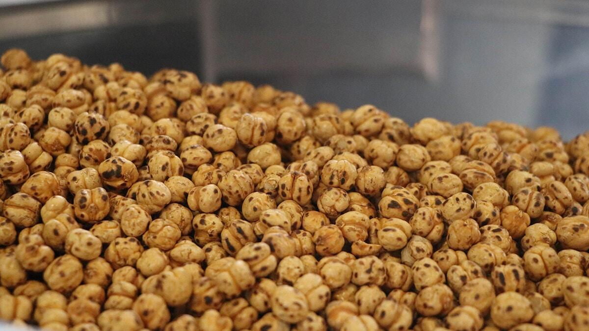 Denizli'deki firmalar leblebi ve ay çekirdeği başta olmak üzere kuru yemişte yüzde 400 talep patlaması yaşıyor.