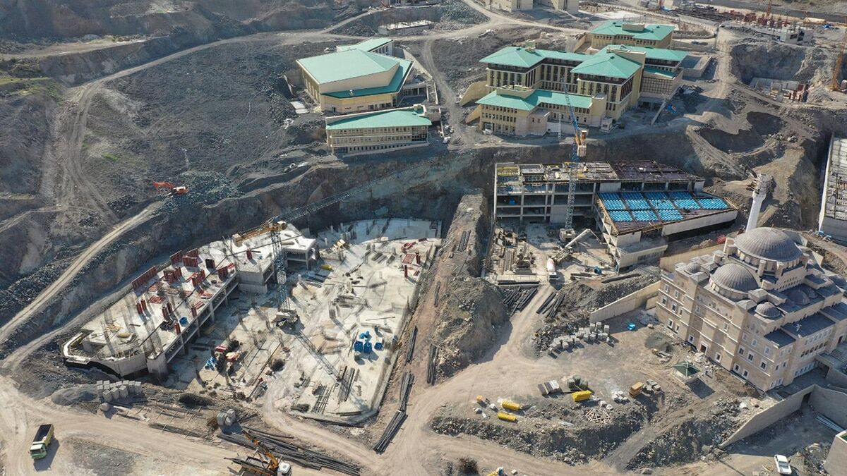 Yusufeli Barajı ve HES projesi inşaatı sürüyor