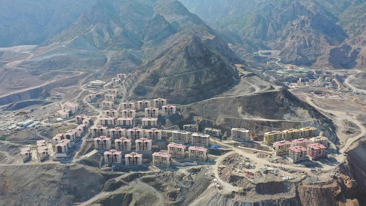 Yusufeli Barajı ve HES projesi inşaatı sürüyor