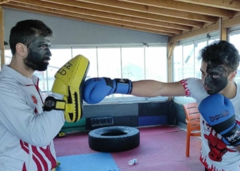 Muaythai Milli Takım Antrenörü Muhammet Bişgin ve sporcular, Pierre Webo’ya destek vermek ve ırkçılığı kınamak için antrenmana yüzlerini siyaha boyayarak çıktı.