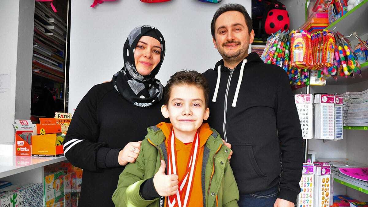 Ömer Faruk matematikte Türkiye 1'incisi oldu