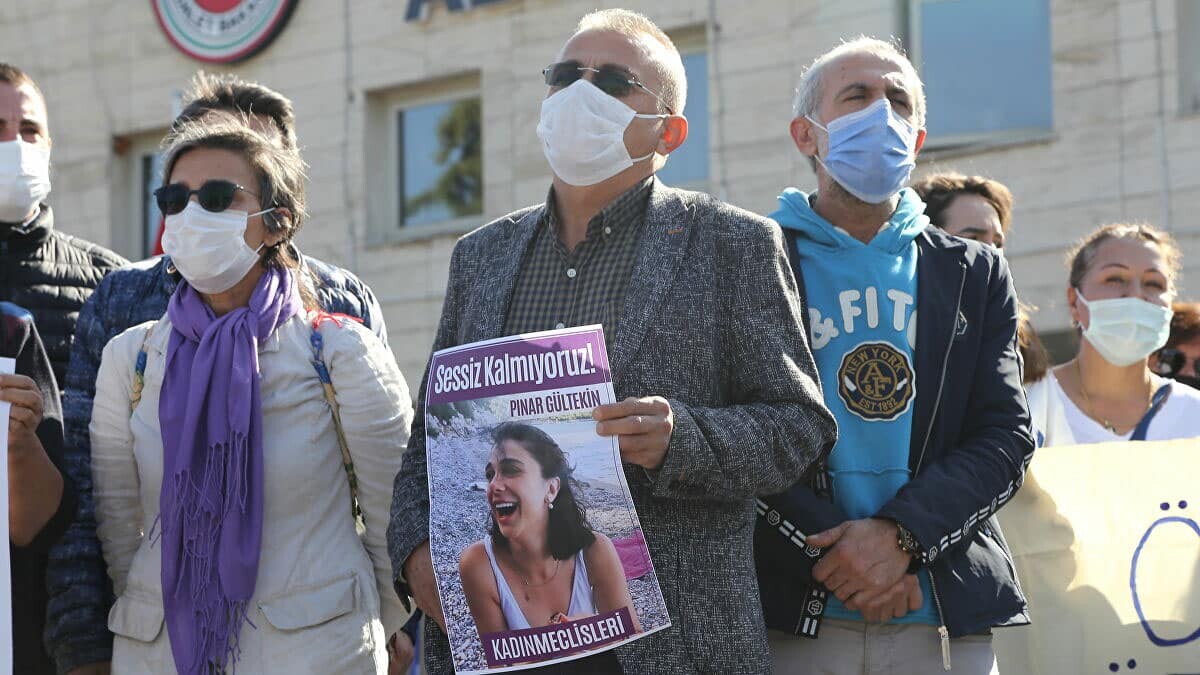 Pınar Gültkekin'in babası duruşma salonunu terk etti