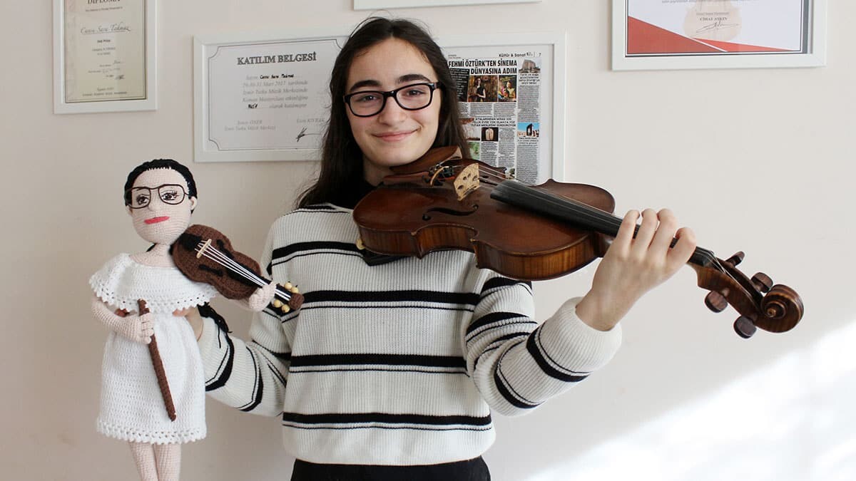 Keman eğitimi alan Cansu Türkiye'yi temsil etti