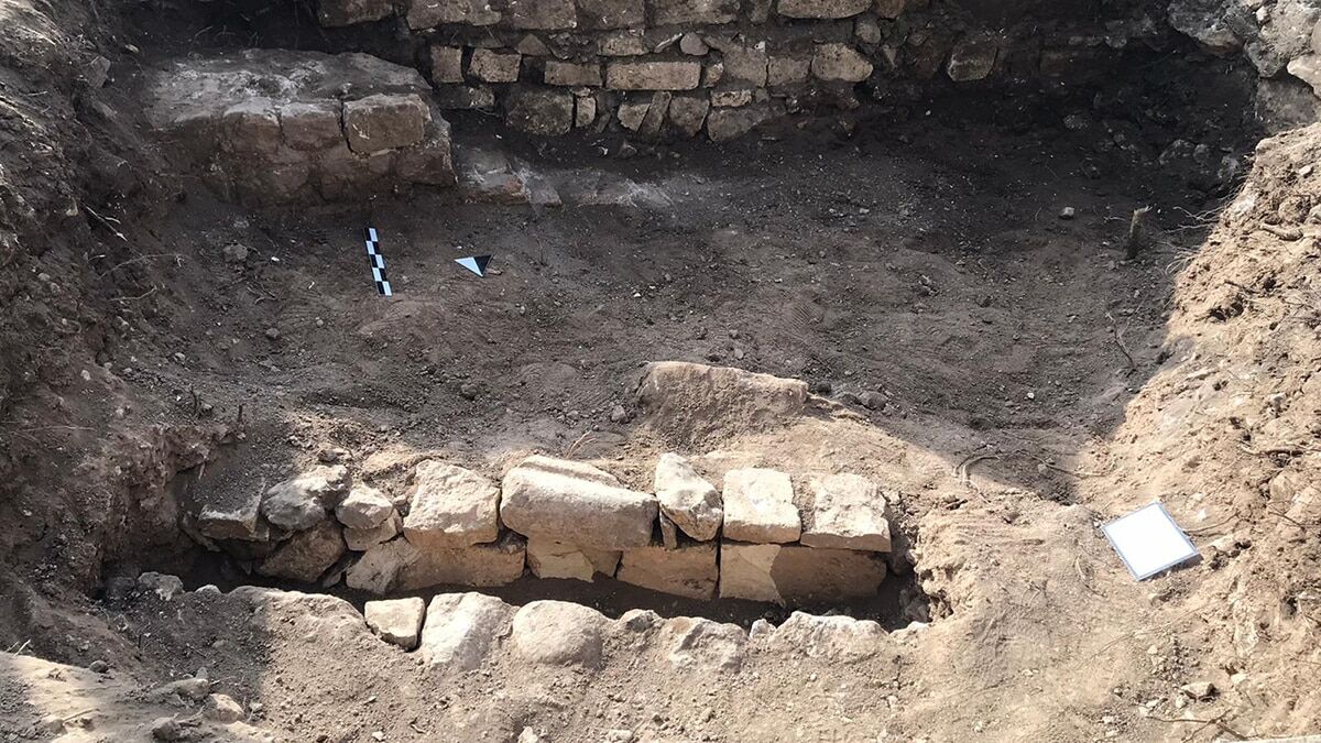 En önemli kaynak İbnü'l Ezrak