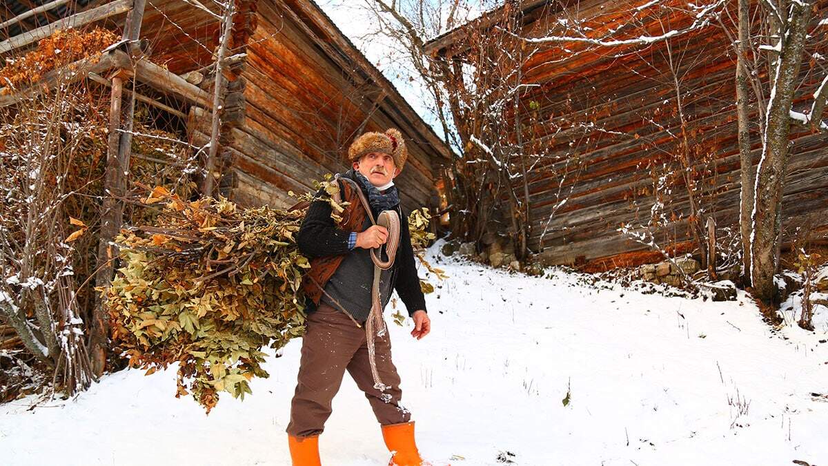 Maden köyü geleneksel köy hayatlarını devam ettiriyor