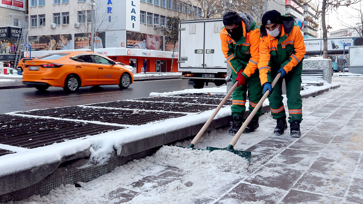 Çankaya kar ve buzlanmayla mücadele etti