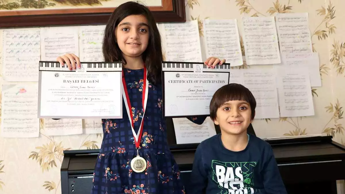 Piyano festivali'nde cemre serbest eser yorumuyla ödül aldı