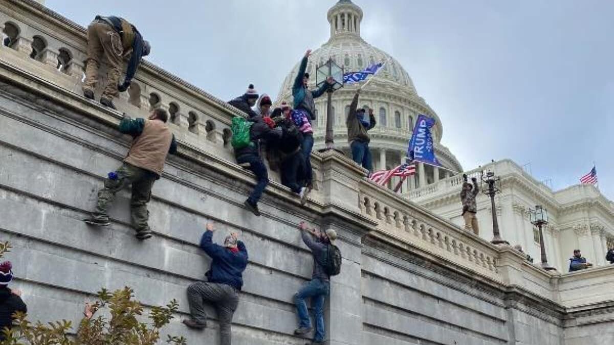 Kongre binasına zorla giren 68 kişiye gözaltı