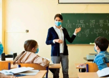 Okulların açılması konusunda kararlıyız