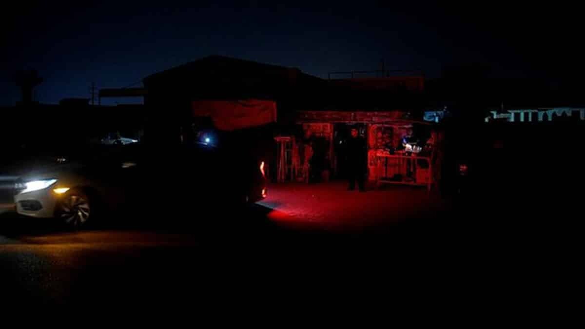 Pakistan'da 114 kent ve kasabada elektrik kesintisi