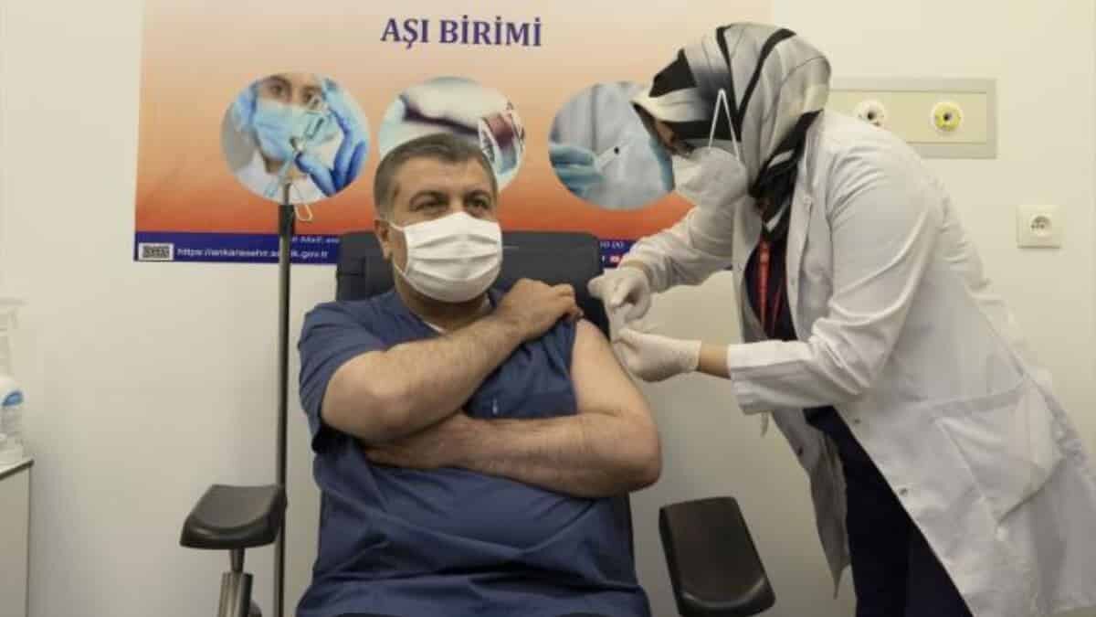 Salgından kurtulabilmenin en önemli yolu aşı