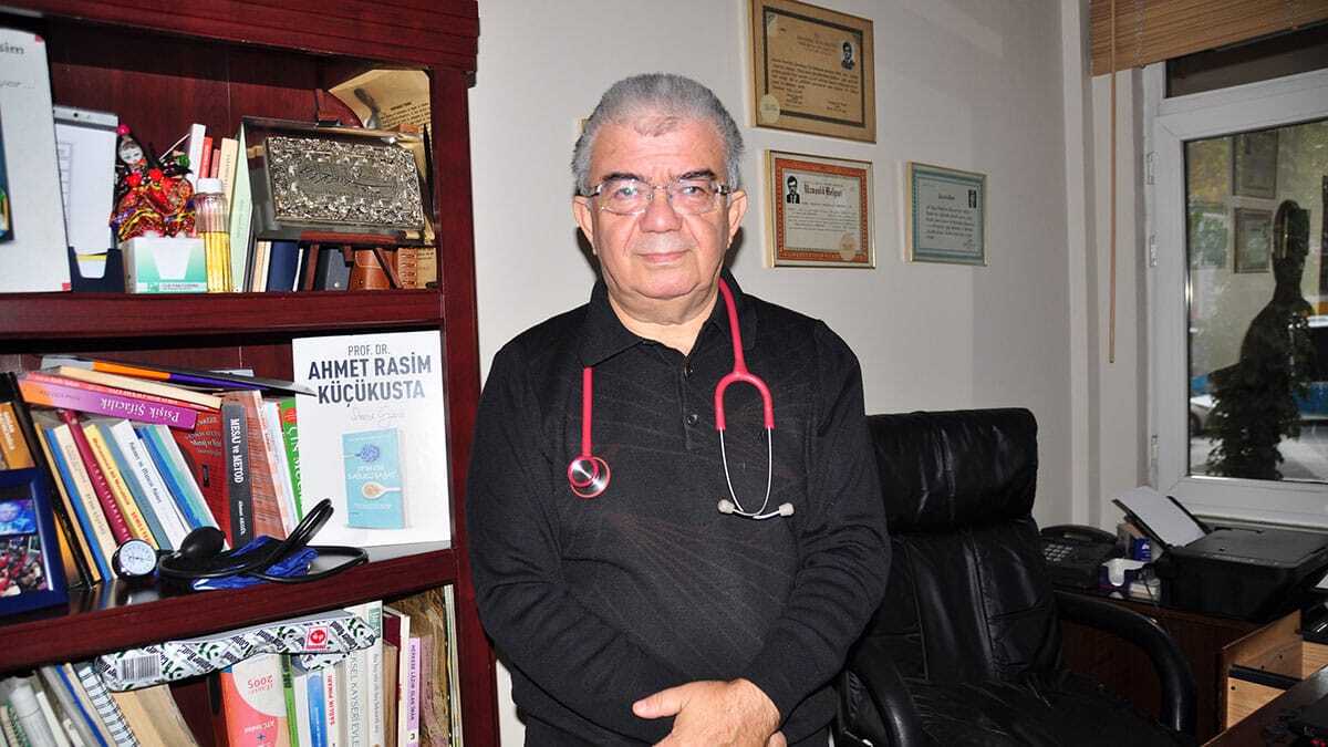 Prof. Dr. Küçükusta, Acı biber ömrü uzatıyor, kırmızı acı biberi sofranızdan eksik etmeyin dedi.