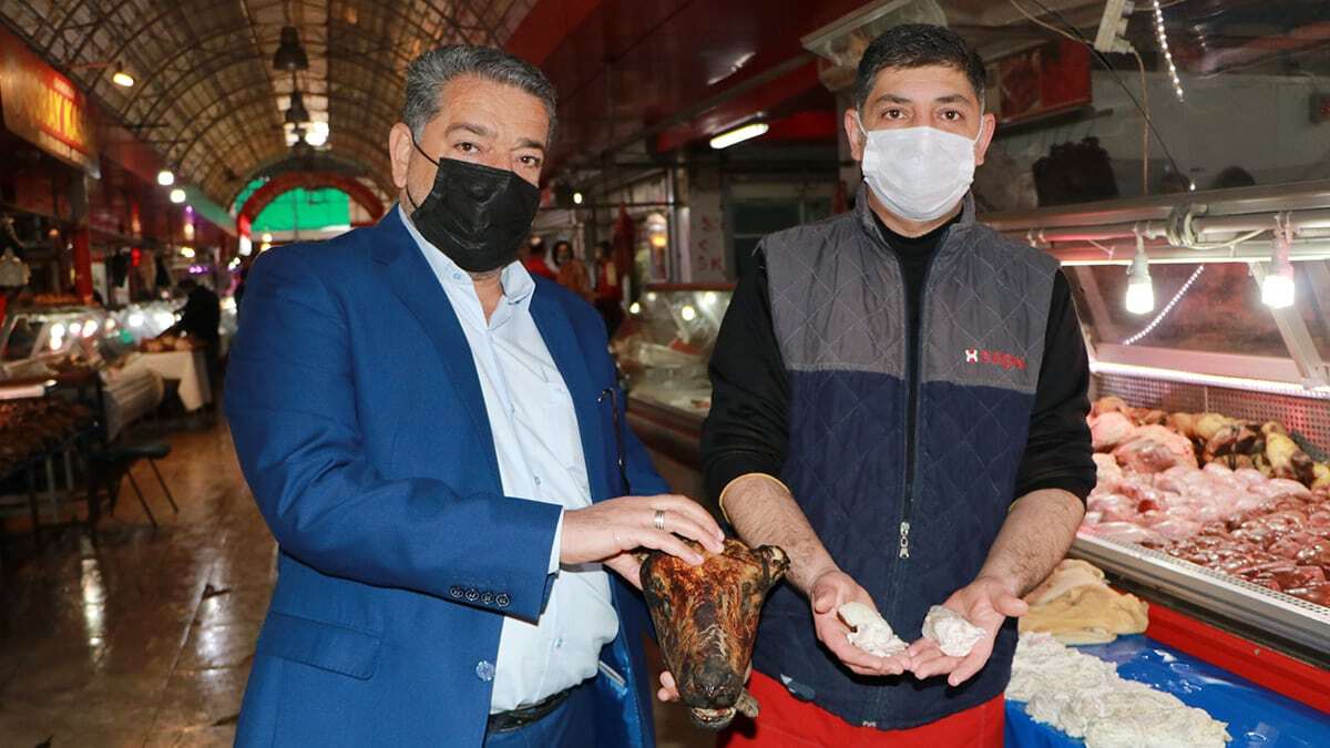 Adana'da dana memesi ve koyun kulağına talep arttı; Avrupa'ya meme ve kulak ihracatı yapılacak.