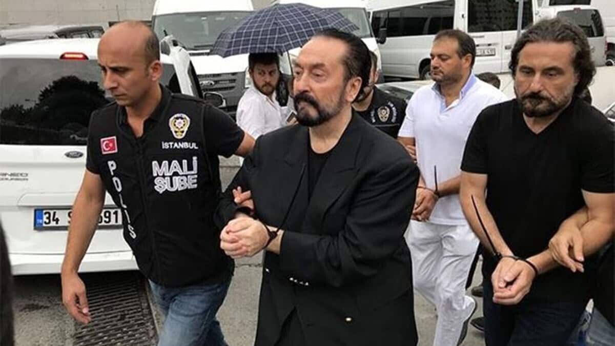 Adnan Oktar'a 1075 yıl 3 ay hapis cezası