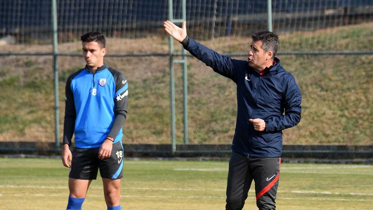 Altınordu'nun teknik direktörü Hüseyin Eroğlu, bu sezon takımımız ilkleri yaşadı dedi.