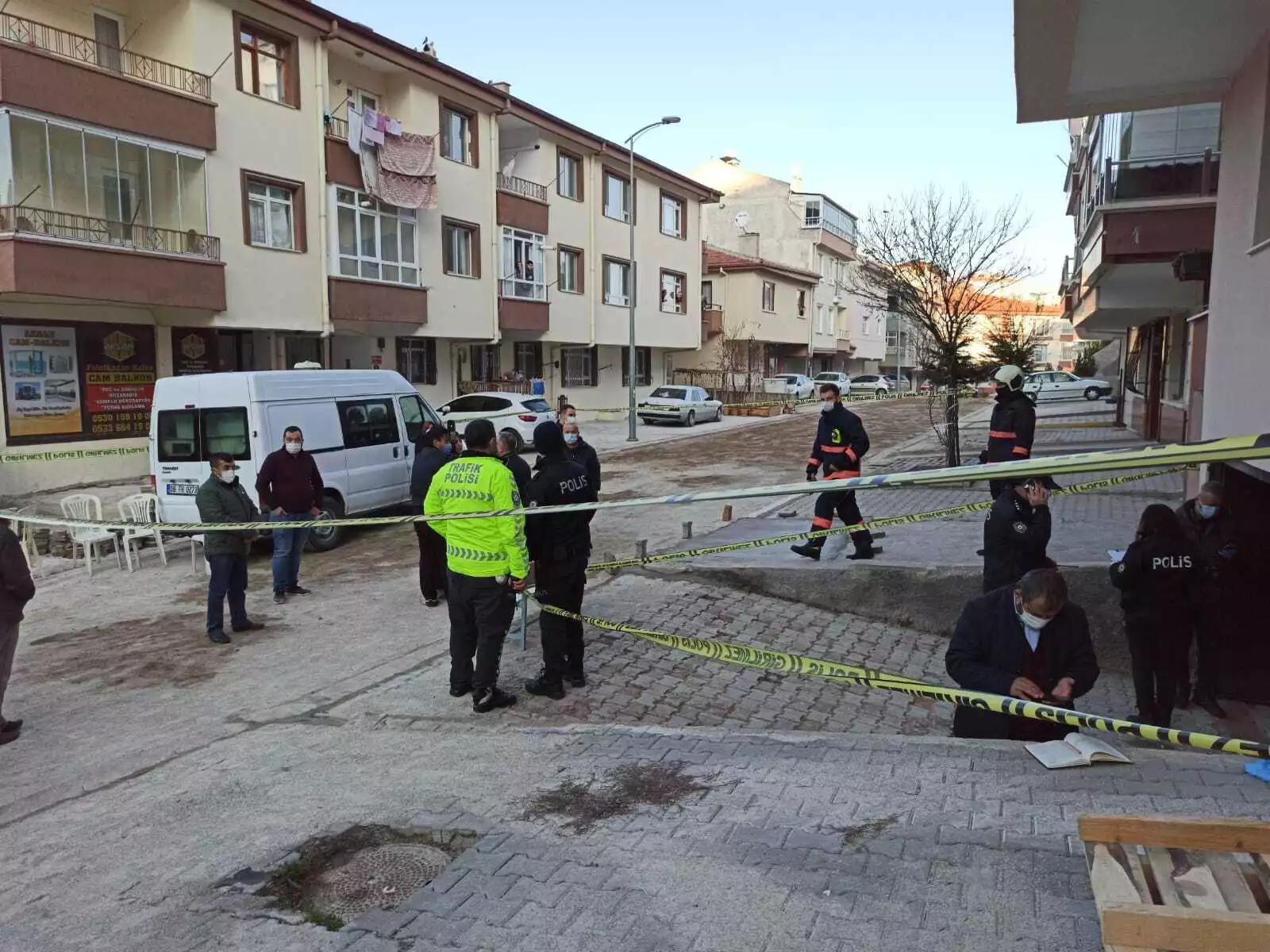 Ankara'da otomobilde 3 kişinin cansız bedeni bulundu