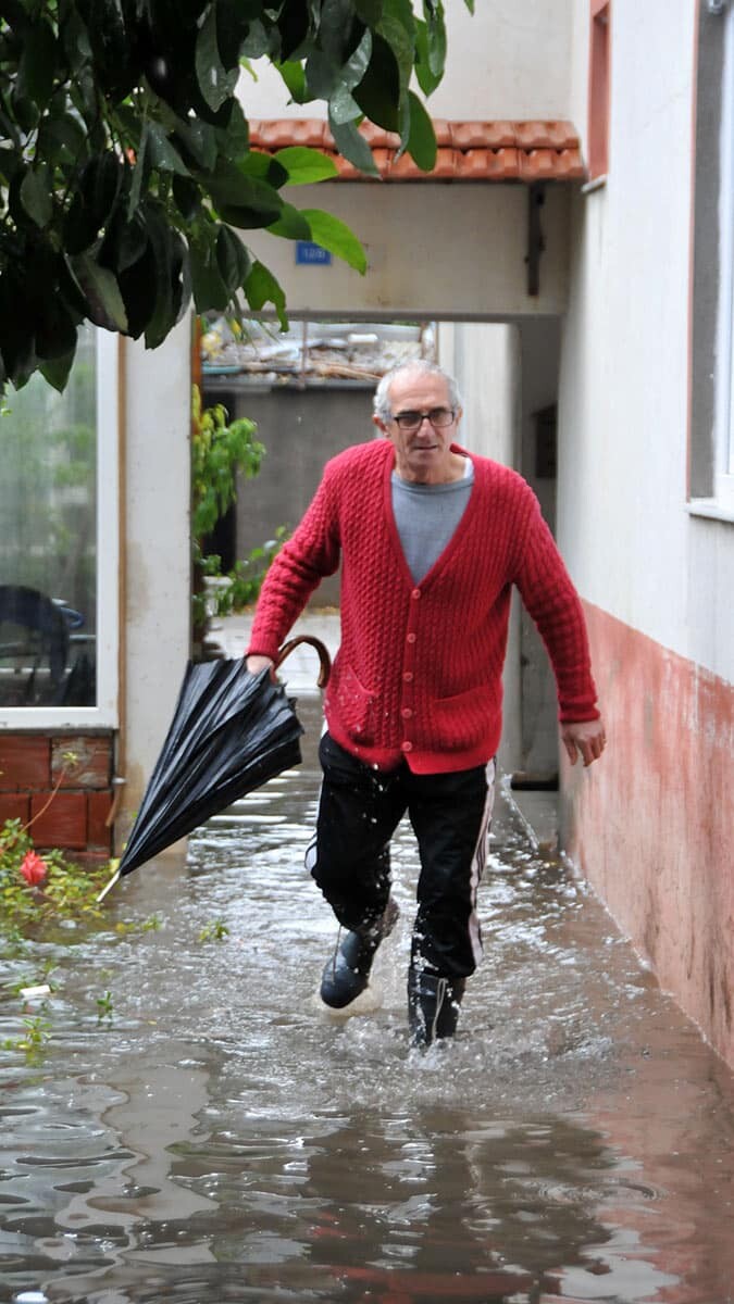 Antalya'da sağanak etkili oldu