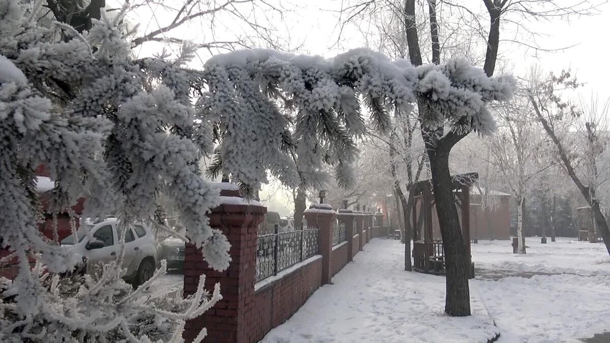 Göller dondu buz sarkıtları oluştu