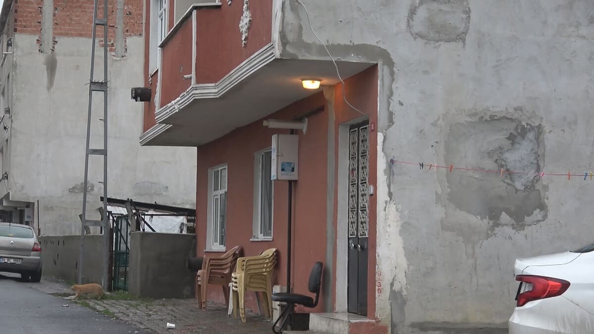 Tartıştığı karısını silahla başından vurdu