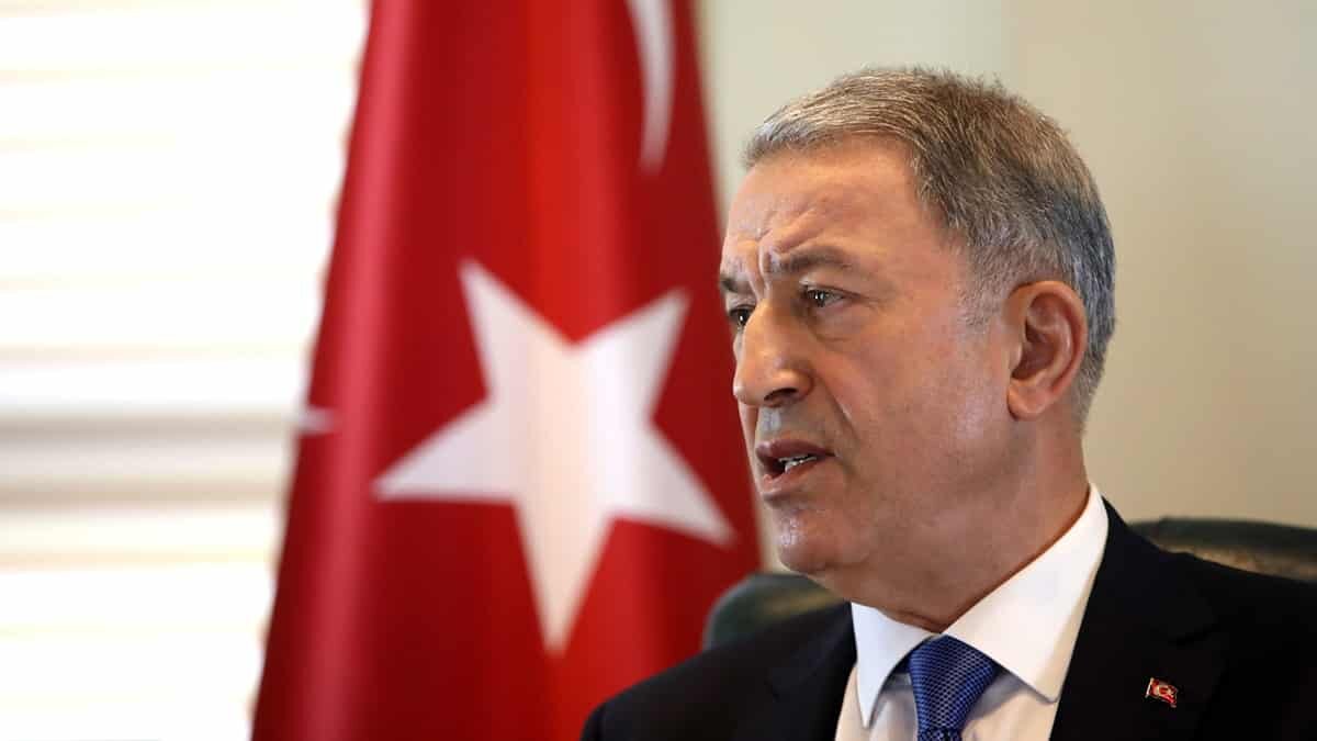 Milli Savunma Bakanı Hulusi Akar, "Bizim NATO ile olan ilişkimizi hiç kimse yargılayamaz".