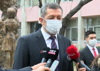 On binlerce okulda İstiklal Marşı'mız okundu