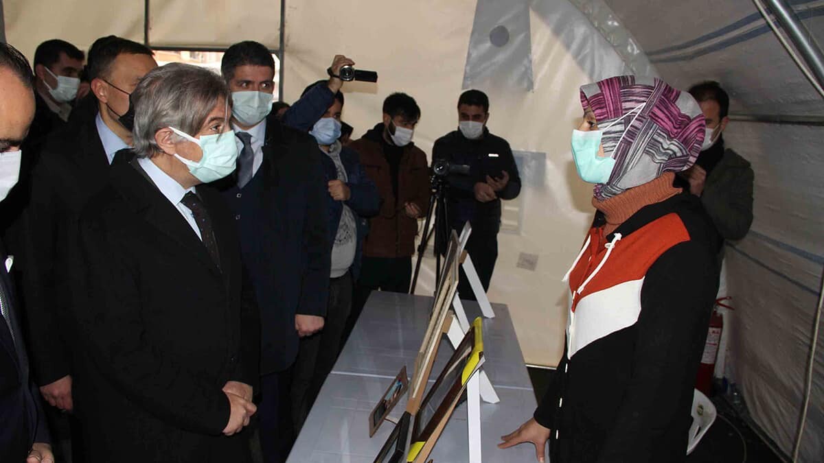 Bu sene inşallah PKK'nın son yılı olsun. Annelerin, babaların bu konudaki azimli ve kararlı duruşu, bizim için en büyük moraldir.