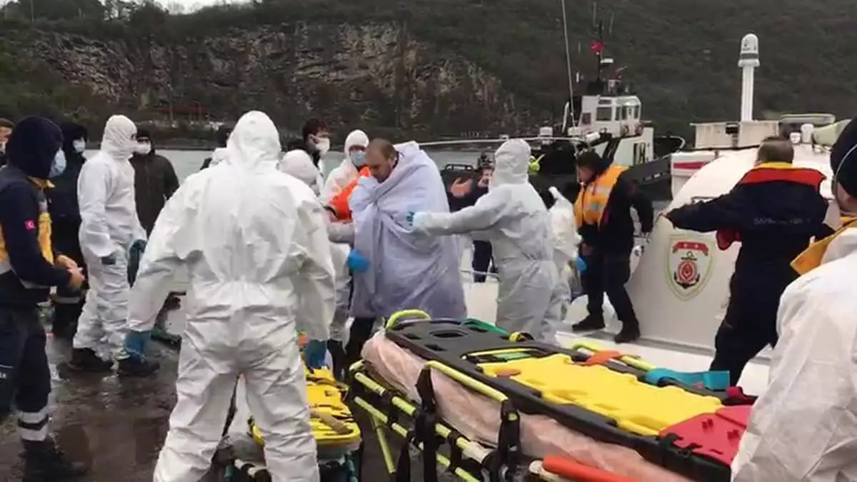 Batan gemiden 2 kişinin cansız bedeni çıkarıldı