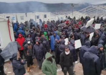 Mülteciler kötü yaşam koşullarını protesto etti
