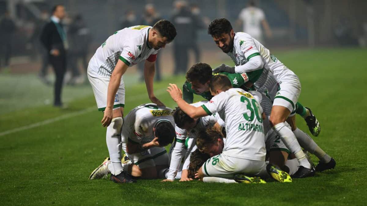 Bursaspor galibiyet serisini sürdürüyor