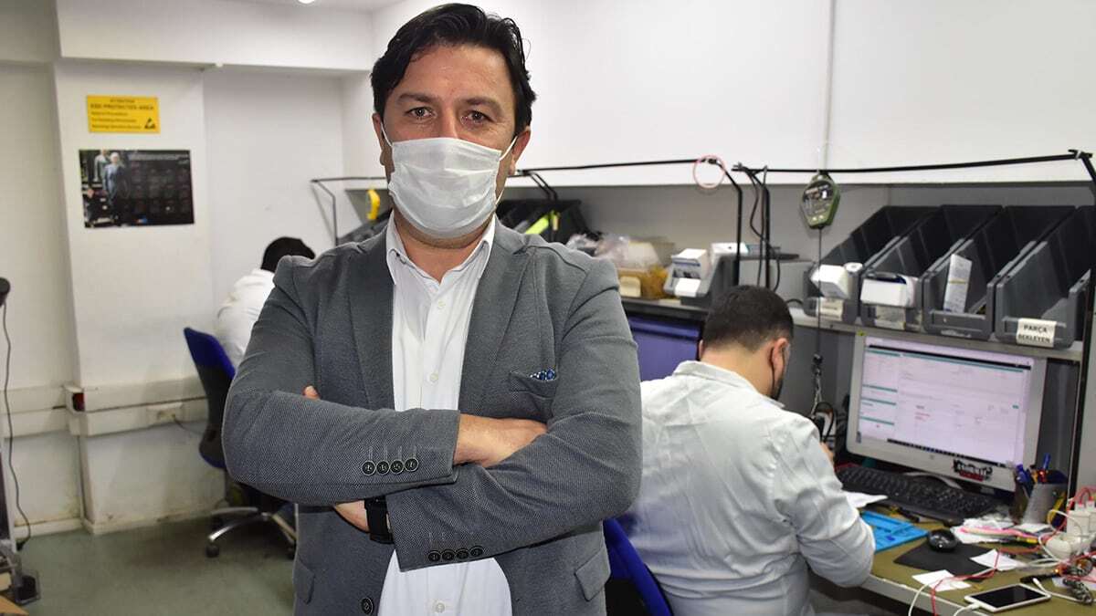 Cep telefonları şarjdayken kesinlikle oynanmamalı