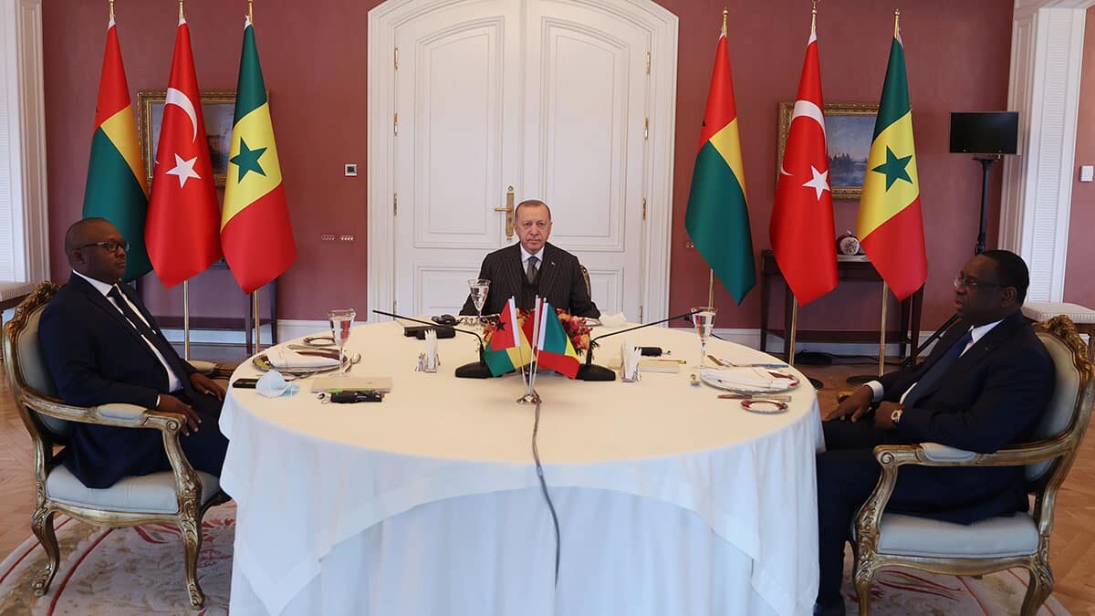 Erdoğan Macky Sall ile bir araya geldi