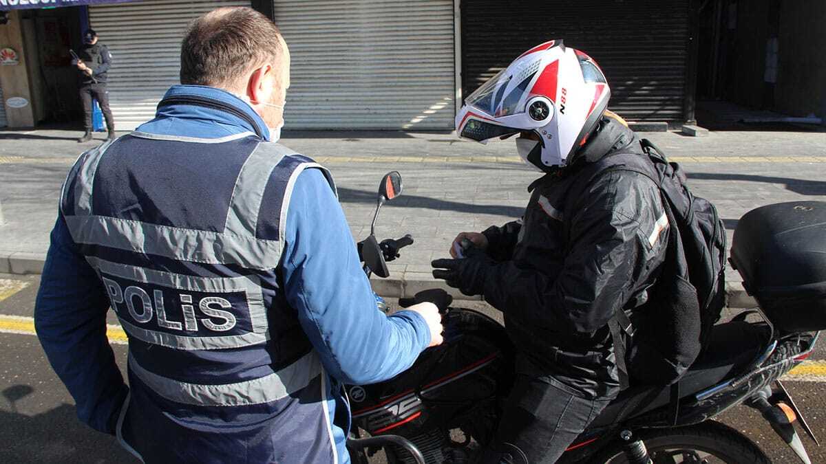 Diyarbakır'da, 56 saatlik kısıtlamada sıkı denetim