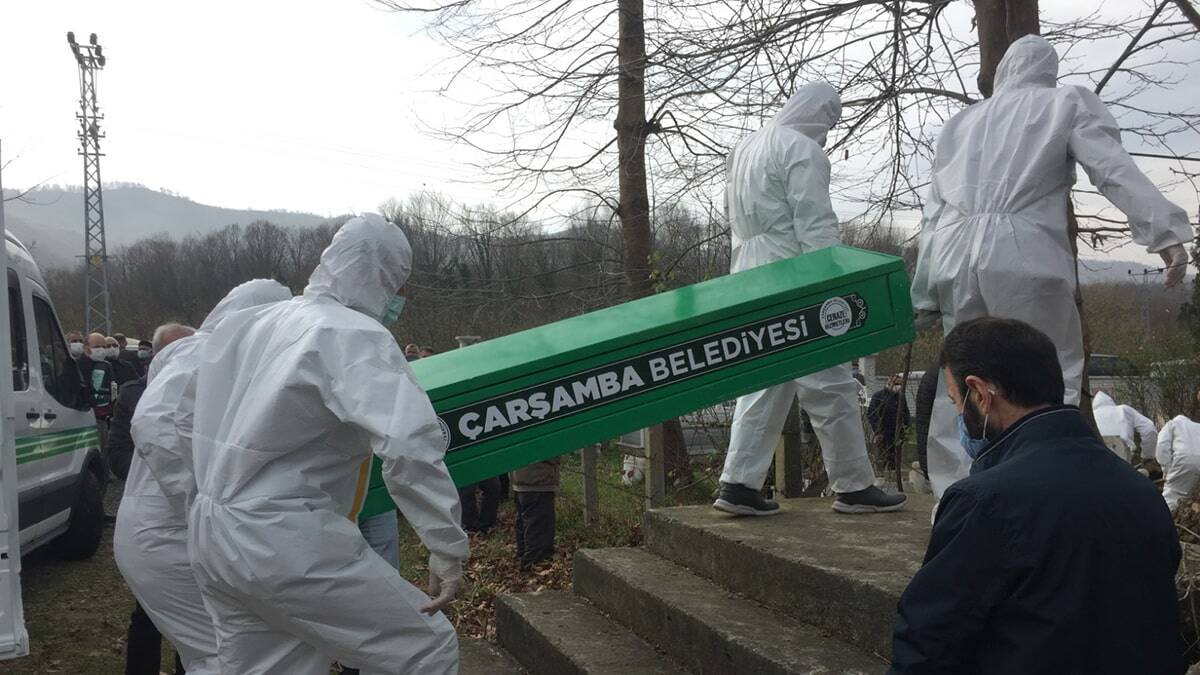 Doktor, öğretmen ve esnaf kardeşler, 1 ay içinde koronavirüse yenik düştü.
