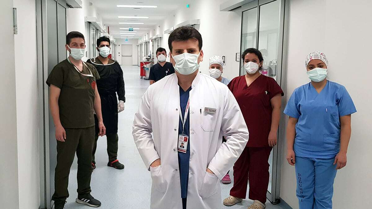 Yiyit, "İnsanların ölümle kalım arasındaki çizgide tutabilecekleri el, sadece bizim elimiz. Binlerce kişinin nefes açlığına şahitlik ettik" dedi.