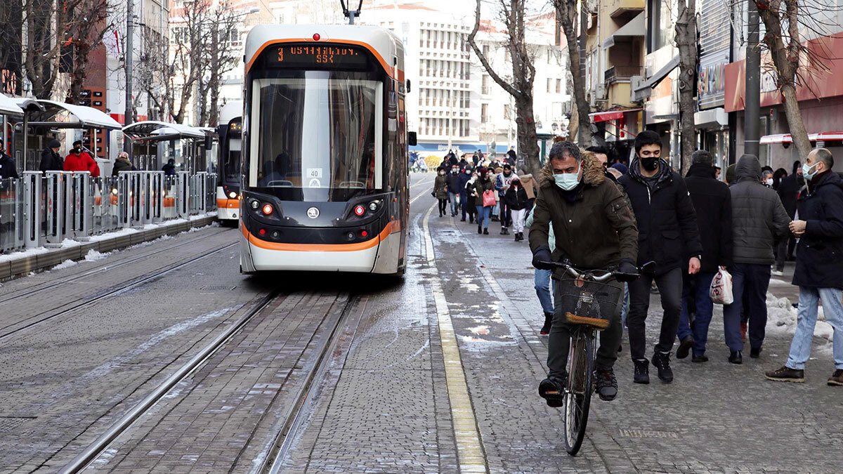 Eskişehir'de koronavirüs tedbirleri sonuç verdi, günlük vaka sayısı 50'ye düştü.