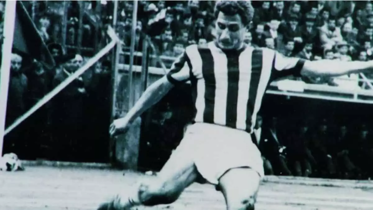 Lefter vefatının 9'uncu yıl dönümünde anıldı