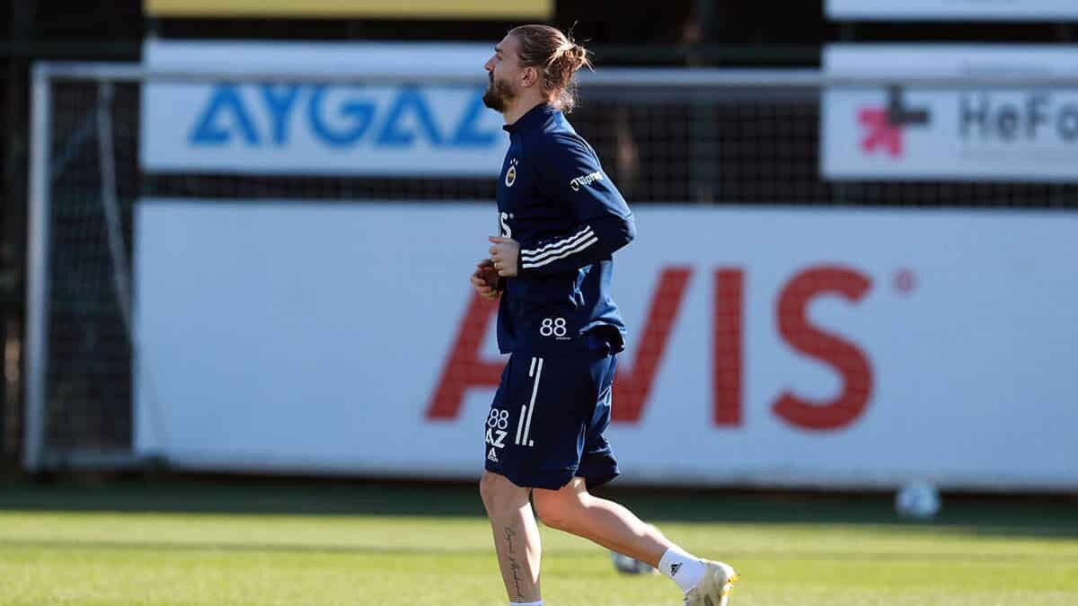 Caner Erkin antrenmanın tamamında takımla çalıştı