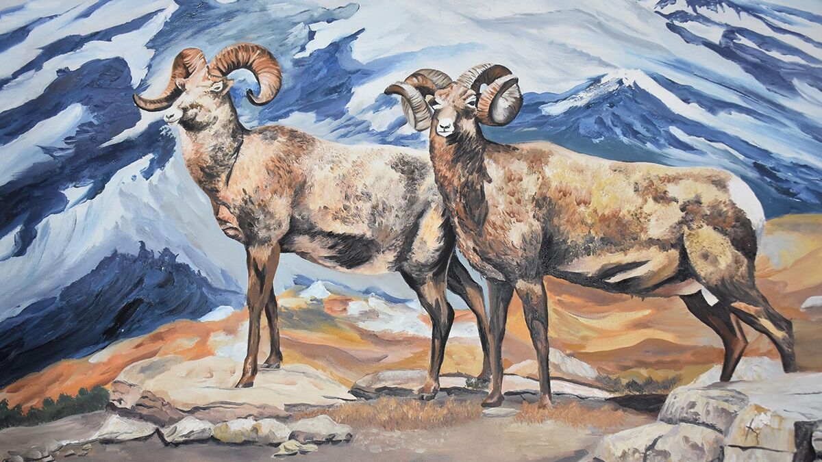 Sanayi bölgesindeki özel bir şirkette güvenlik görevlisi olarak çalışan Egemen Arık, çocukluğundan bu yana resim yapıyor.