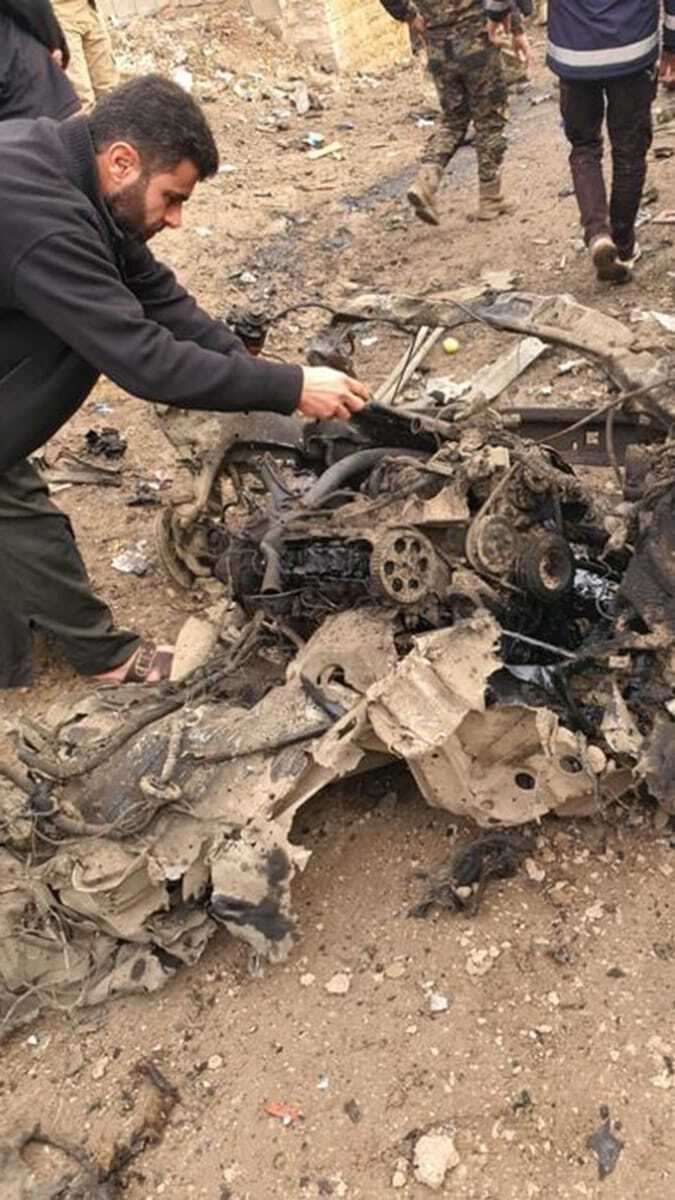 Patlama sonucu ilk belirlemelere göre 10 sivil vatandaş (2 kadın, 1 erkek ağır yaralı) yaralanmıştır.