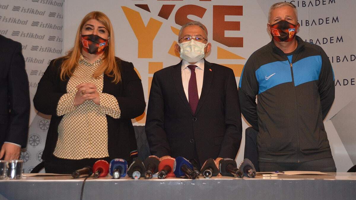 Kayserispor Dan Petrescu için imza töreni düzenledi