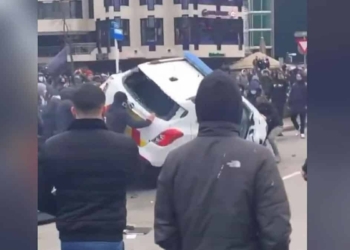 Hollanda’da Kovid-19 kısıtlamaları protesto edildi