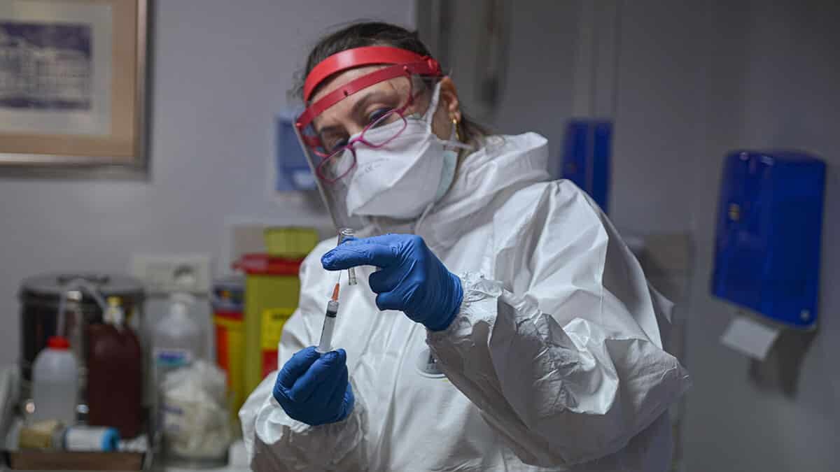 Huzurevlerinde aşıdan sonra tedbirler gevşetilecek müjdesi