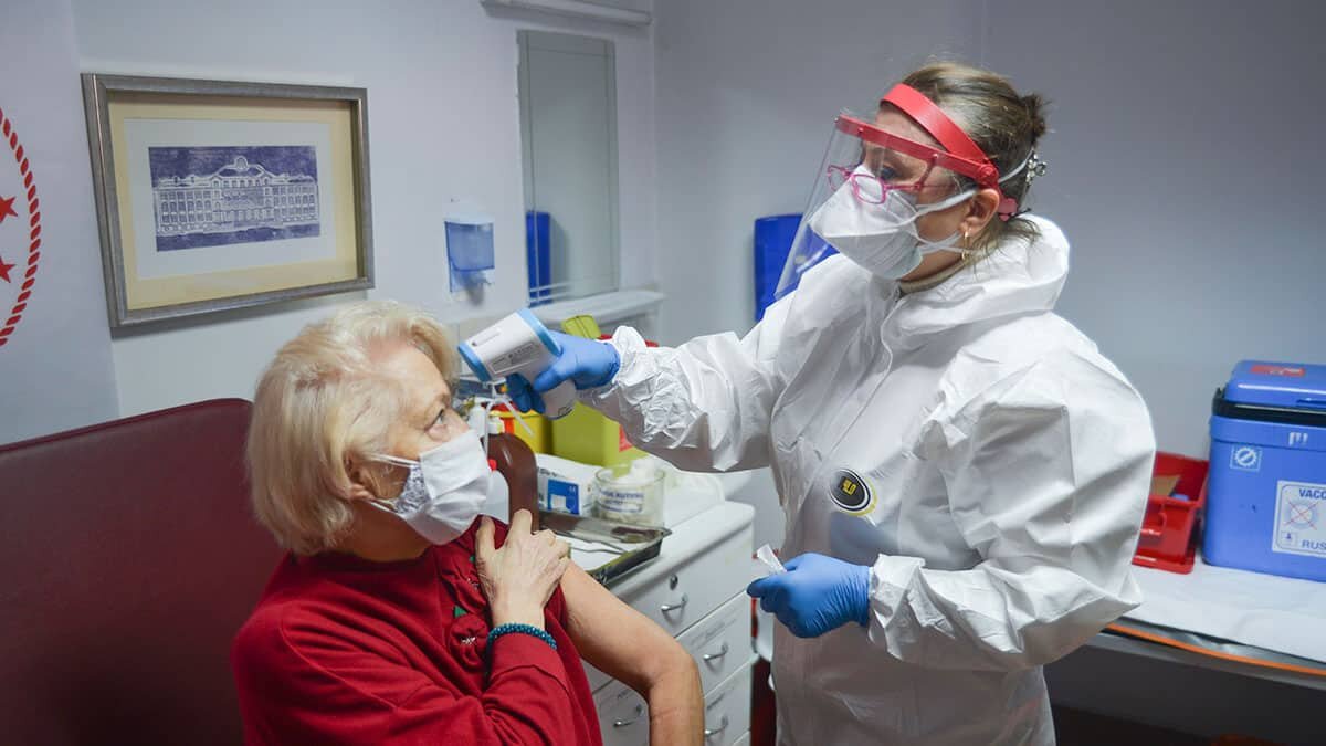 Huzurevlerinde aşıdan sonra tedbirler gevşetilecek müjdesi