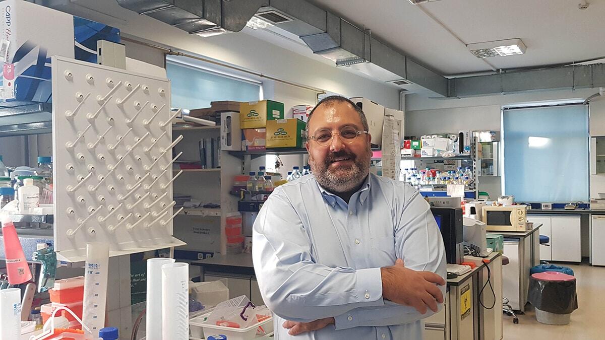 Aşılar kadar virüse karşı ilaç çalışmaları da önemli