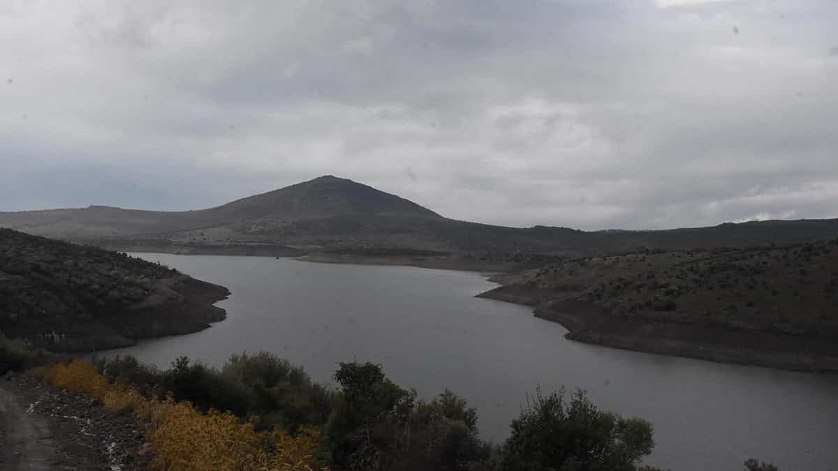 İzmir'deki barajların doluluk oranı yüzde 50’nin altına düştü. Artık 2022, 2023'de kurak bir dönem bekliyoruz. Şimdiden planlar yapılması lazım.