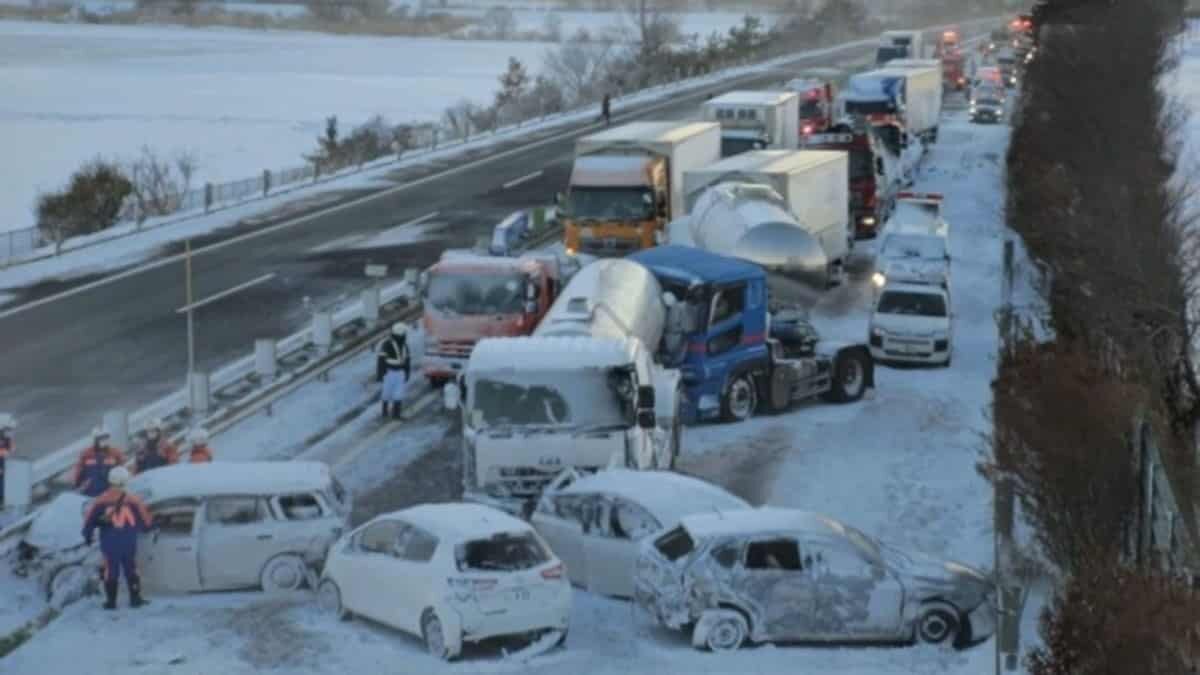 Japonya'da zincirleme kaza: 8 ağır yaralı